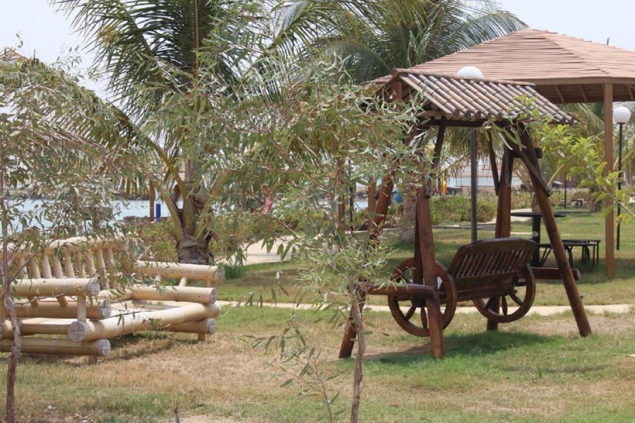 Hotel & Resort Golden Marina יאנבו מראה חיצוני תמונה